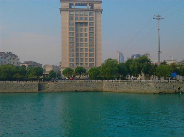 插入式電磁流量計(jì)|超聲波流量計(jì)在化工廠工業(yè)污水排放中的測量案例